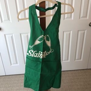 🍀 Slainte “Cheers” Apron. New. 🍀